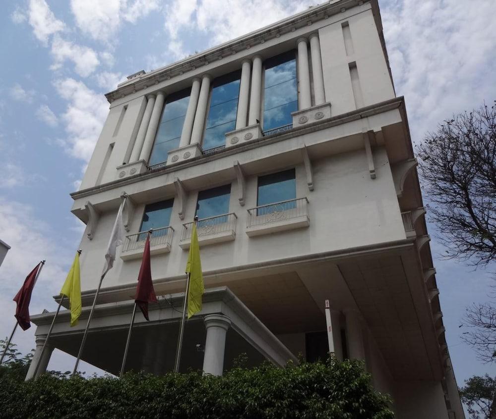 J P Cordial Hotel Bangalore Exterior photo