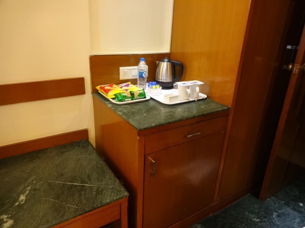 J P Cordial Hotel Bangalore Exterior photo