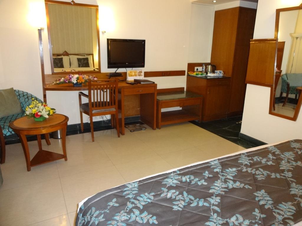 J P Cordial Hotel Bangalore Exterior photo